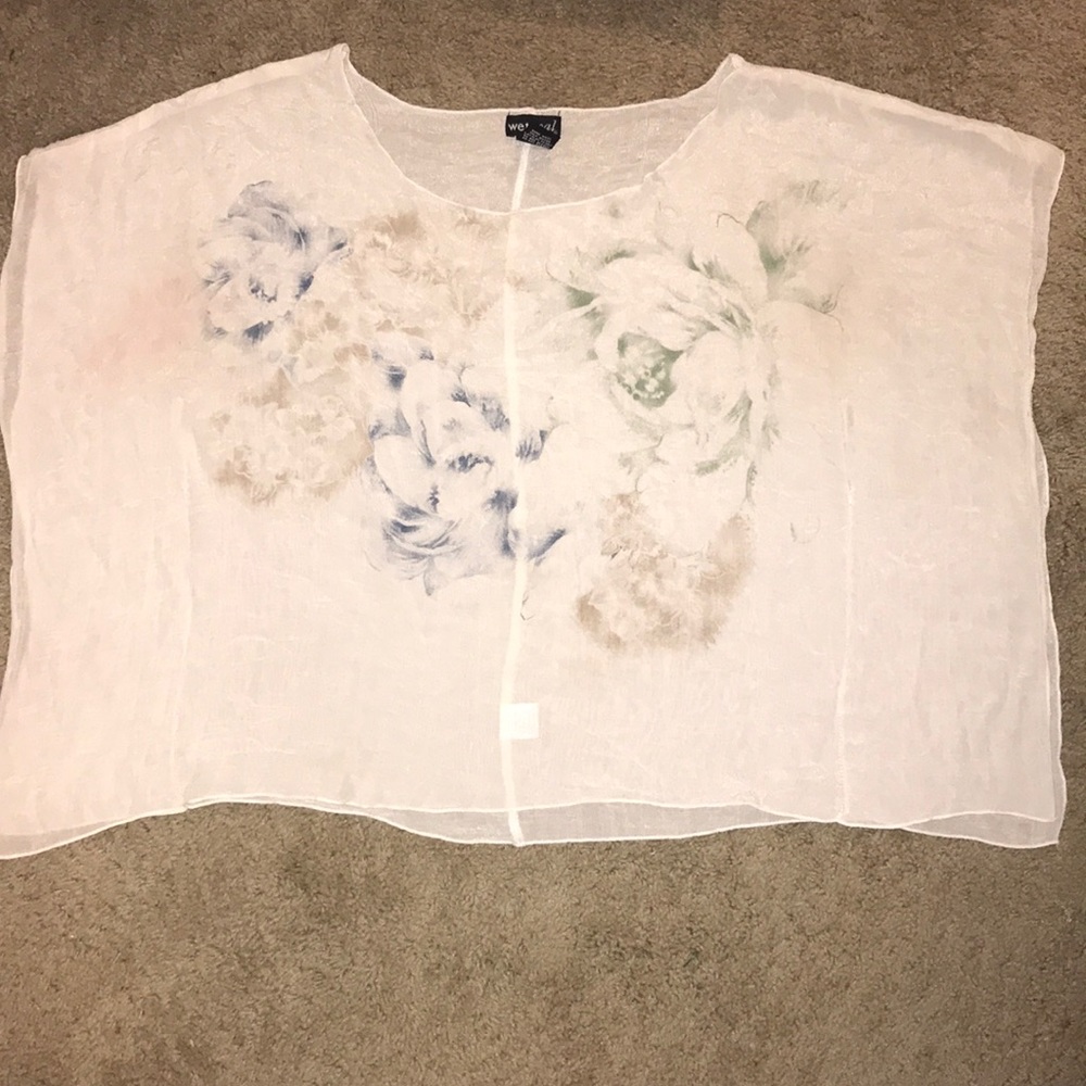White light flower print on the front.